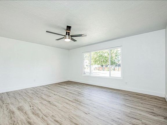 5th image of 2223 N Lomita Ave