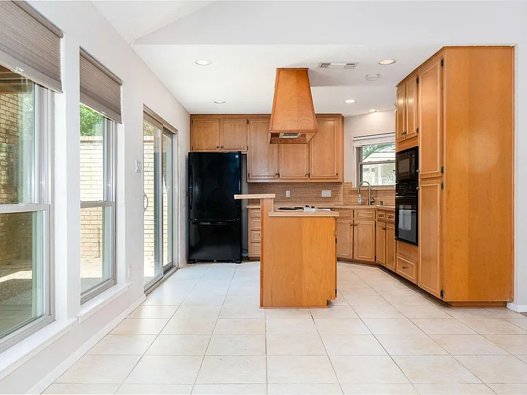 616 Placid Cir #616 — Photo 9