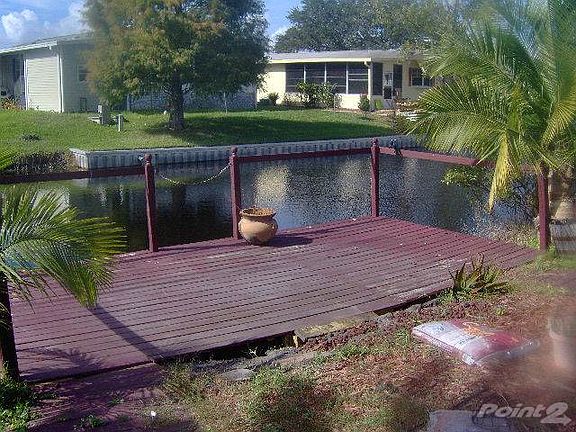 nice sized dock