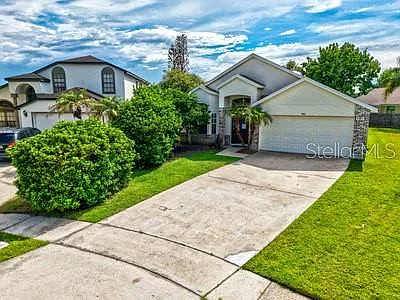 4 bed, 2.0 bath, 2005 sqft, $2,500 — Photo 3