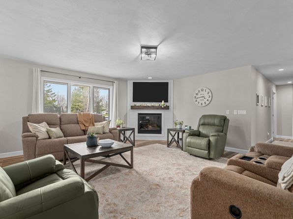 W6862 Goldfinch Ct, Greenville, WI 54942
