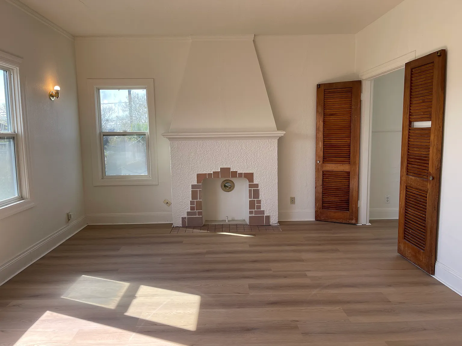 2 bed, 850 sqft, $2,500 — Photo 1
