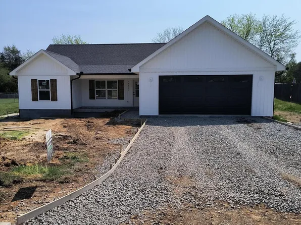 2203 Pinewood Dr, Maryville, TN 37803