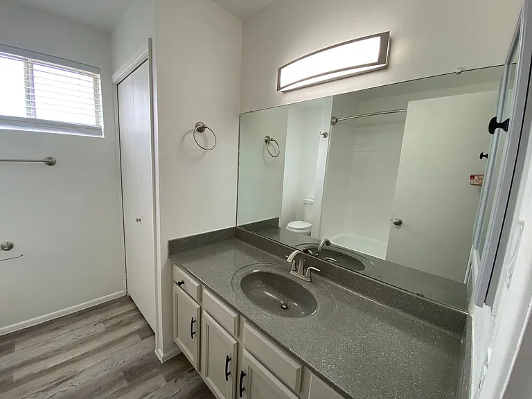 6243-6249 E Greenway Cir — Photo 22