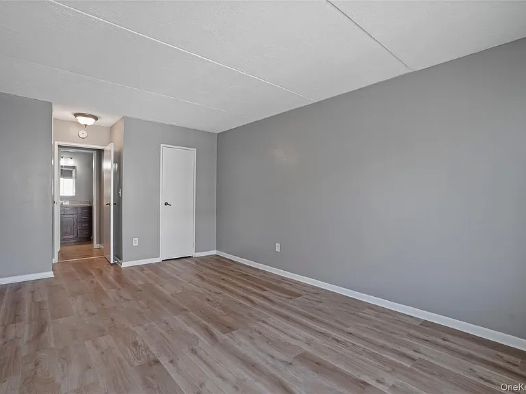200 High Point Dr #6 PENTHOUSE — Photo 22