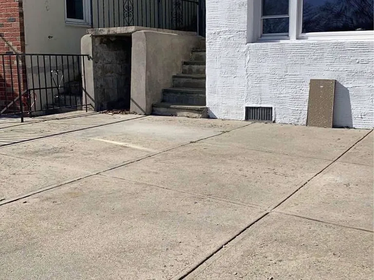79 Halley St — Photo 13