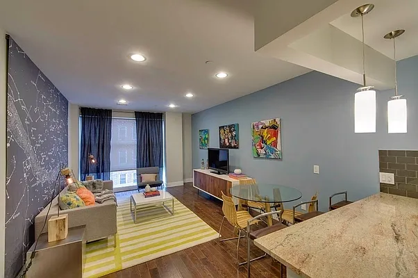 Rented by MNS | media 12