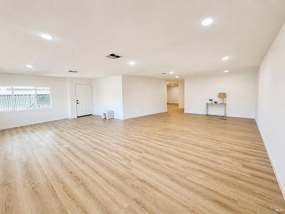 4th image of 902 Corte Amarillo Road