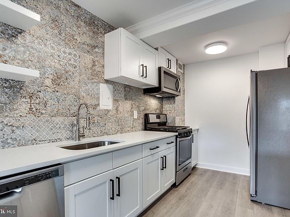 5th image of 4201 Cathedral Ave NW APT 917W