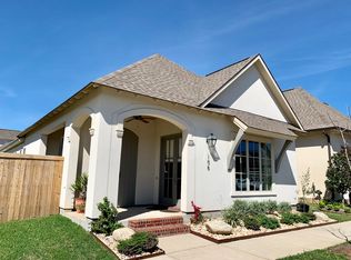 105 Catalina Ln, Youngsville, LA 70592