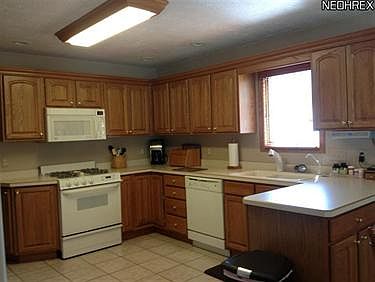 3rd image of 10540 Carrousel Woods Dr