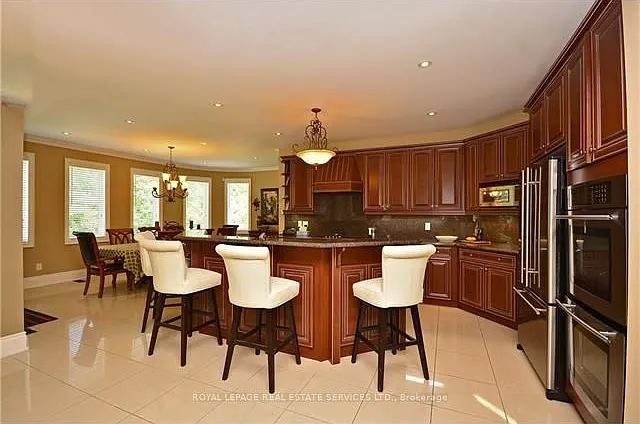 2271 Lyndhurst Dr — Photo 8
