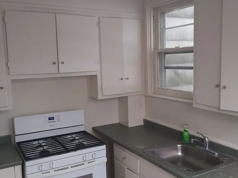 525 E End Ave — Photo 7