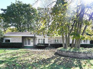 6746 N Holly Ct, Fox Pt, WI 53217