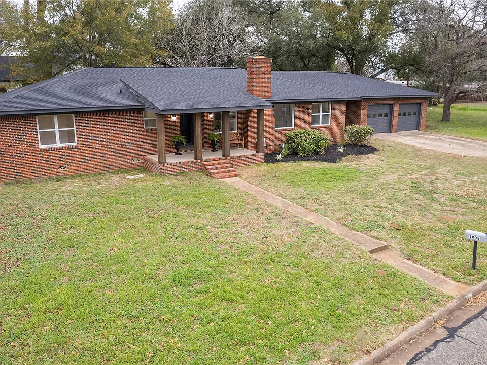 1003 Carlee Dr