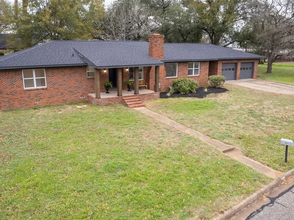 1003 Carlee Dr, Brenham, TX 77833