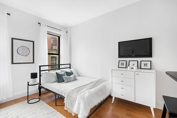 Sold by Compass | media 3