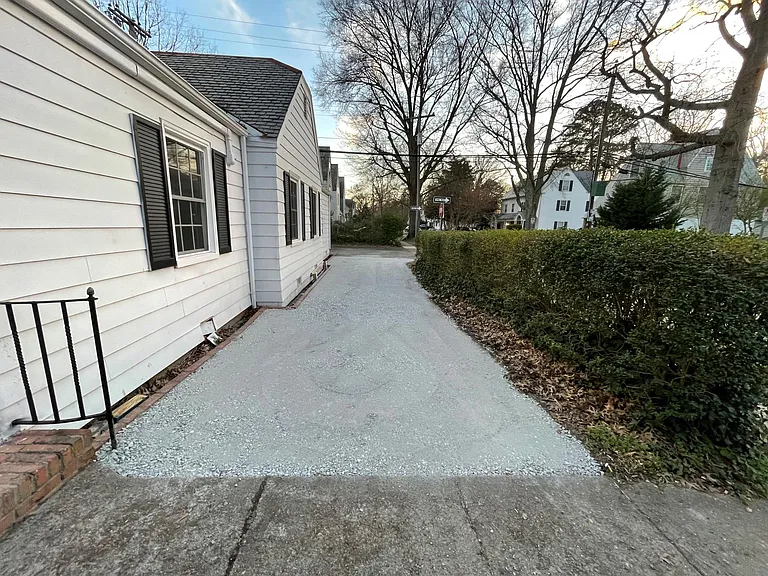 10377 Warwick Blvd — Photo 9