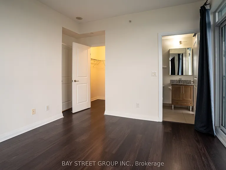 55 Oneida Cres #LPH04 — Photo 7