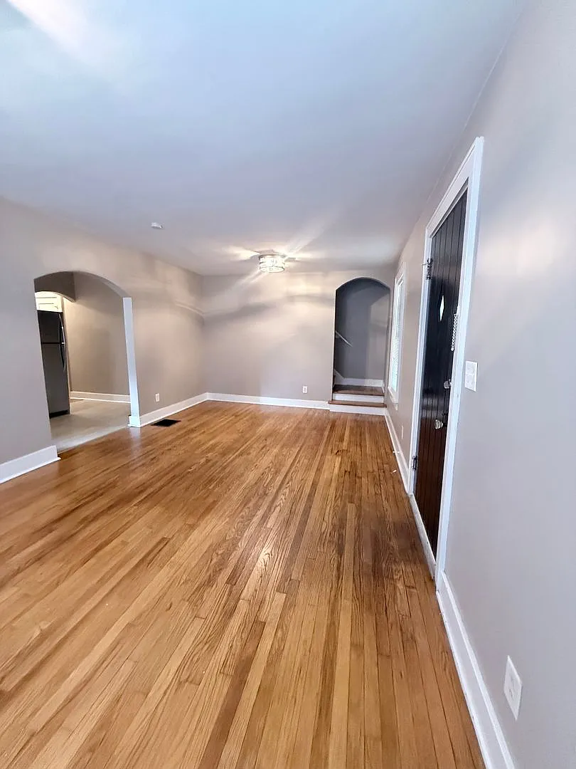 1410 Calvin Avenue — Photo 2