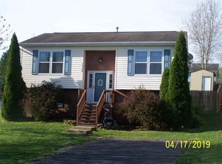 1528 D St, Waynesboro, VA 22980