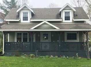 6625 Schuyler Dr, Derby, NY 14047