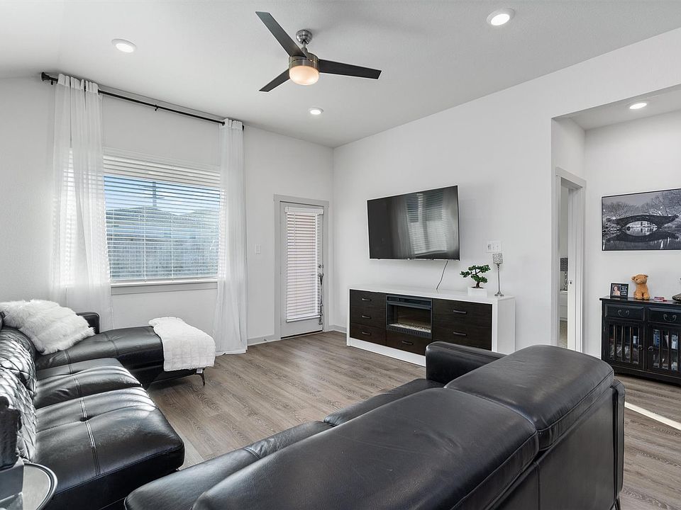 1st image of 120 Scarborough Way