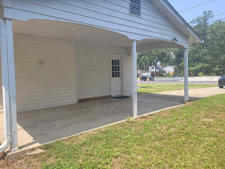 6818 Rolling Rd — Photo 39