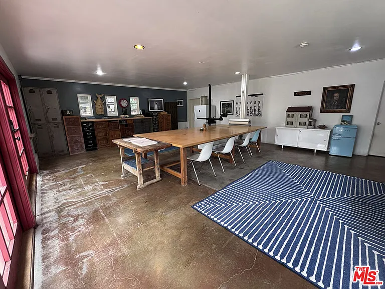 814 E Edgeware Rd — Photo 22