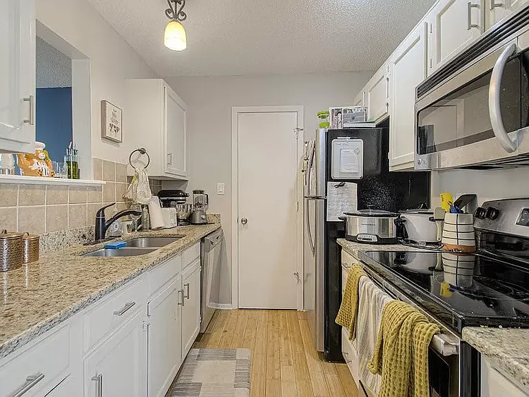 12685 W 108th St — Photo 9
