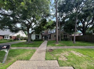 1131 Woodhorn Dr, Houston, TX 77062
