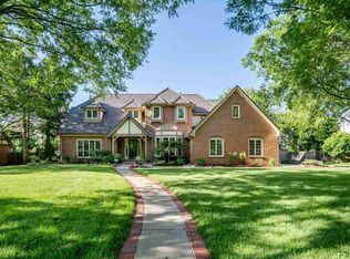 8809 E Clubside Ct, Wichita, KS 67206