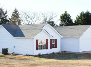 4668 Turning Leaf Dr, Gillsville, GA