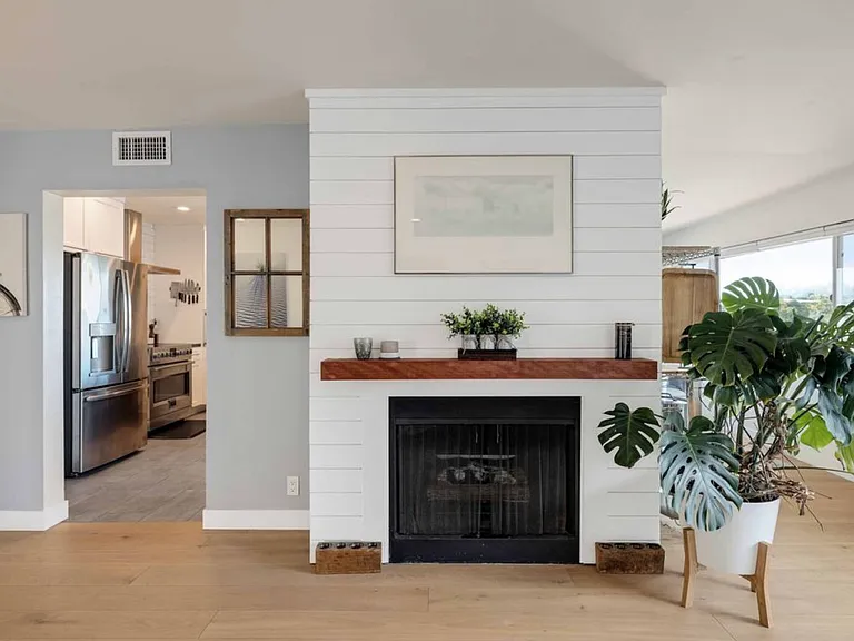 230 S Catalina Ave #301 — Photo 1