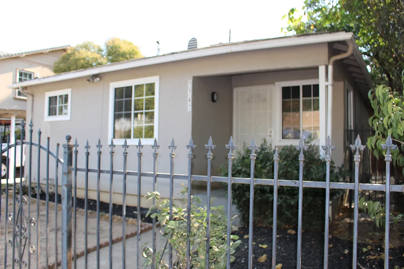 3347 San Jose Way photo 1