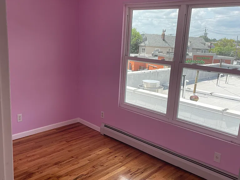 1294 Forest Ave #2 — Photo 9