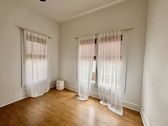 4th image of 812 N 7th Ave