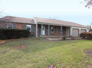 23255 W Lone Tree Ln, Lake Zurich, IL 60047