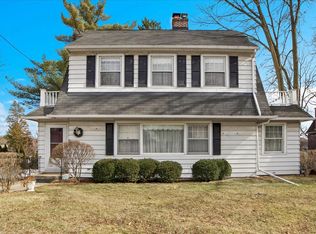 401 S 1st St, Geneva, IL