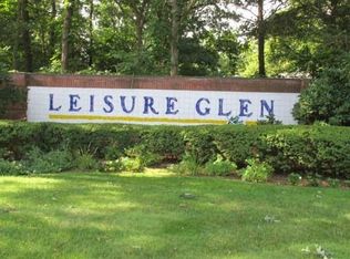 248 Glen Dr, Ridge, NY 11961