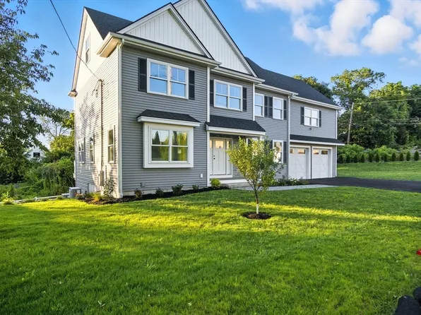 7 Locust St, Woburn, MA 01801