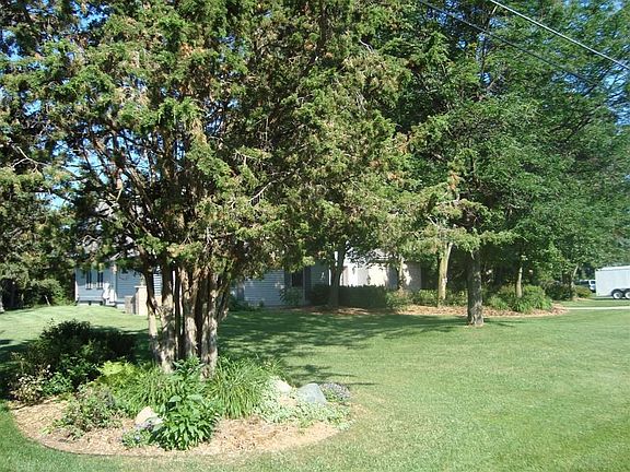 3rd image of 2227 N Sycamore Dr