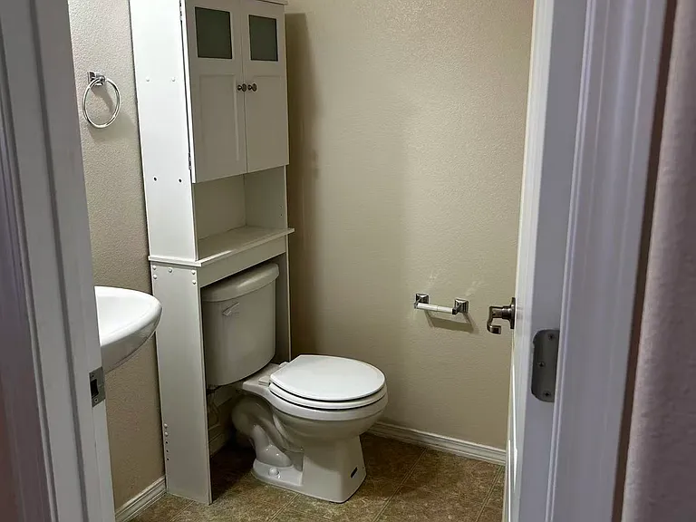 10916 Fort Point Ln NE — Photo 14