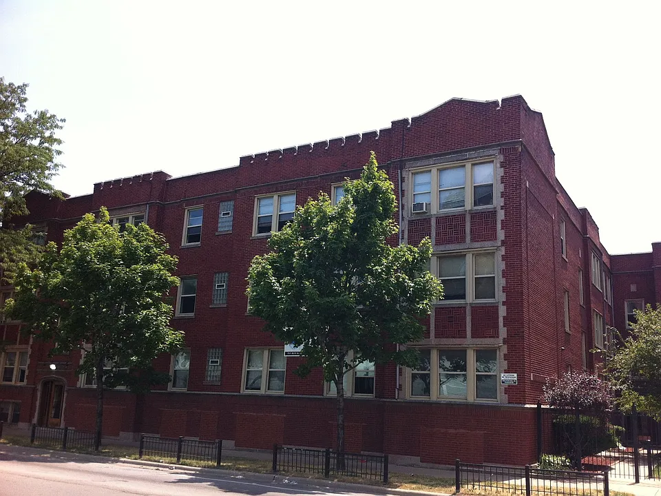 6700 S Indiana