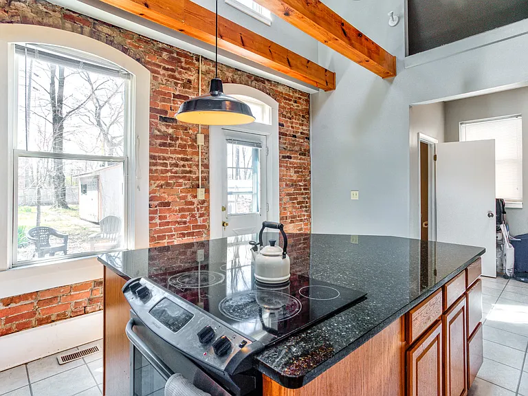 933 English Ave — Photo 5