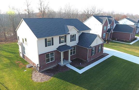 2nd image of 324 Wynstone Cir S