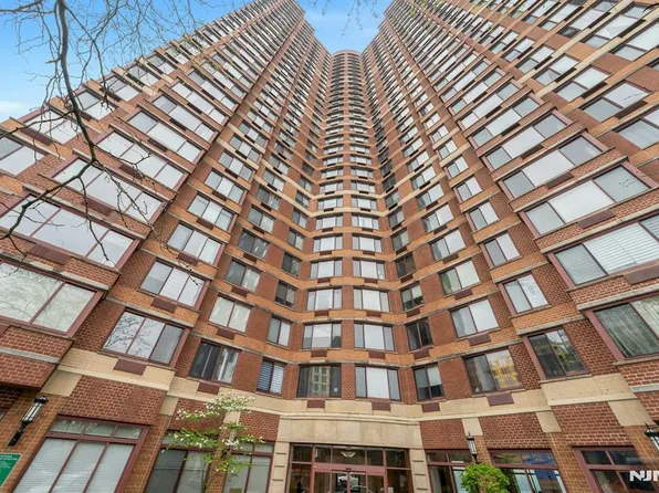 100 Old Palisade Rd APT 917, Fort Lee, NJ 07024