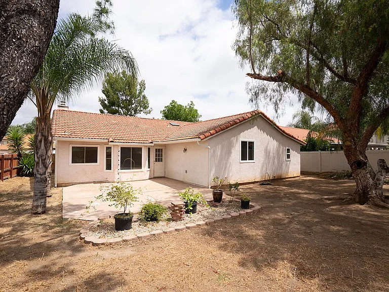 22943 Navut Ave — Photo 15