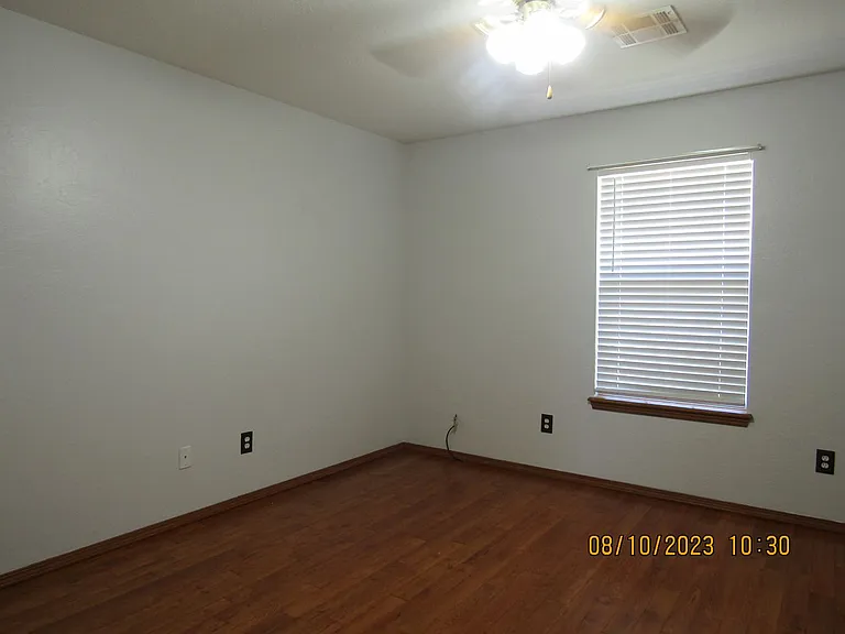 305 E Seminole St — Photo 9
