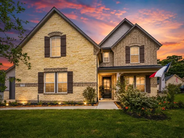 534 Black Bronco Rd, Magnolia, TX 77354